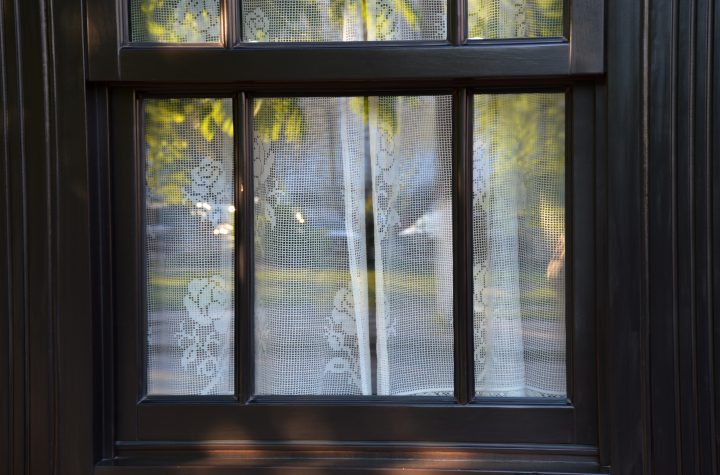 Firany gipiurowe - piękna ozdoba okna